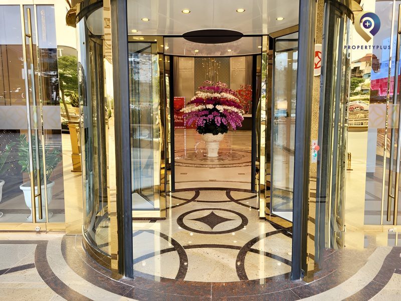cửa vào Tòa Nhà BRG Tower