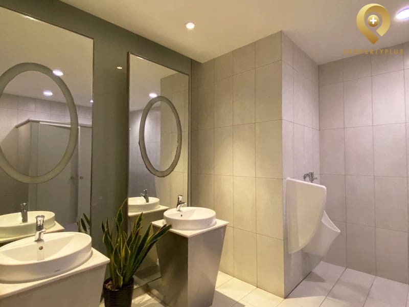 toilet Tòa Nhà Lancaster