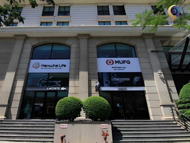 cửa vào Tòa Nhà Pacific Place