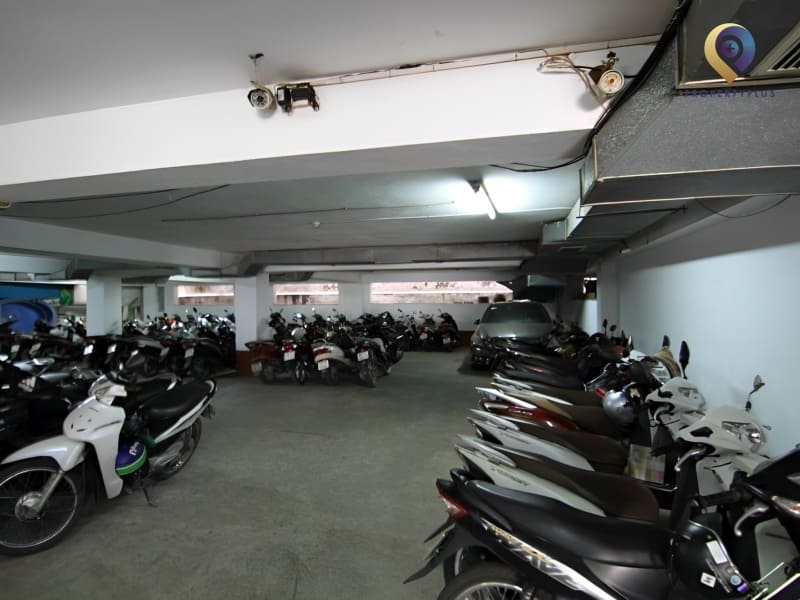 bãi xe trần gia building