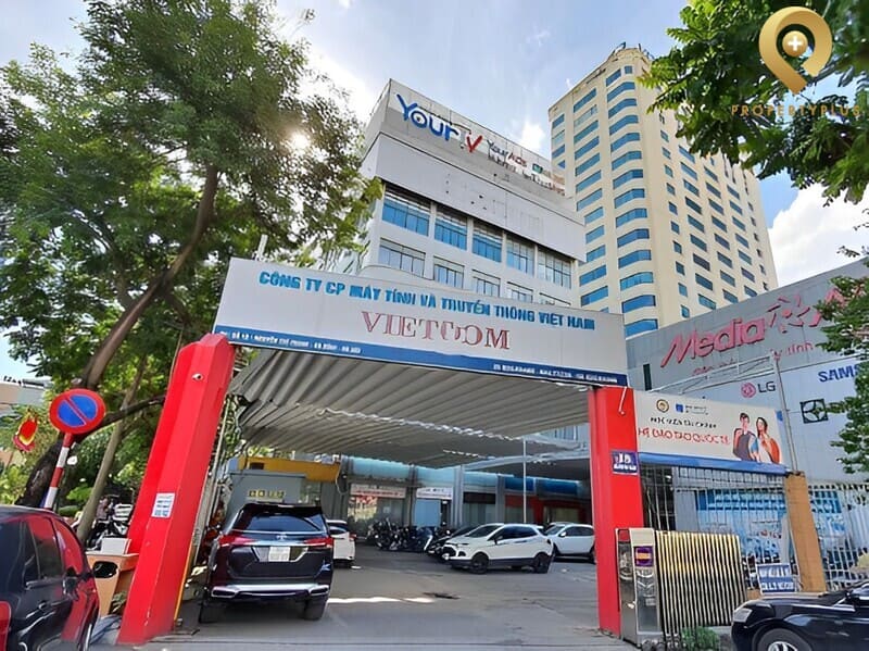 Cổng vào Vietcom Building