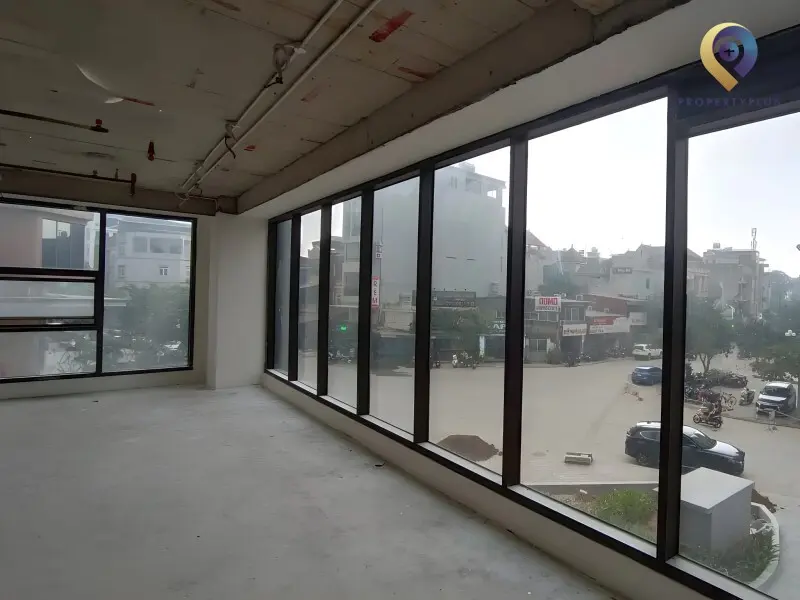 Khu vực cho thuê view nhìn thẳng ra đường Nguyễn Văn Cừ