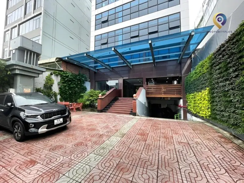 B&L Tower