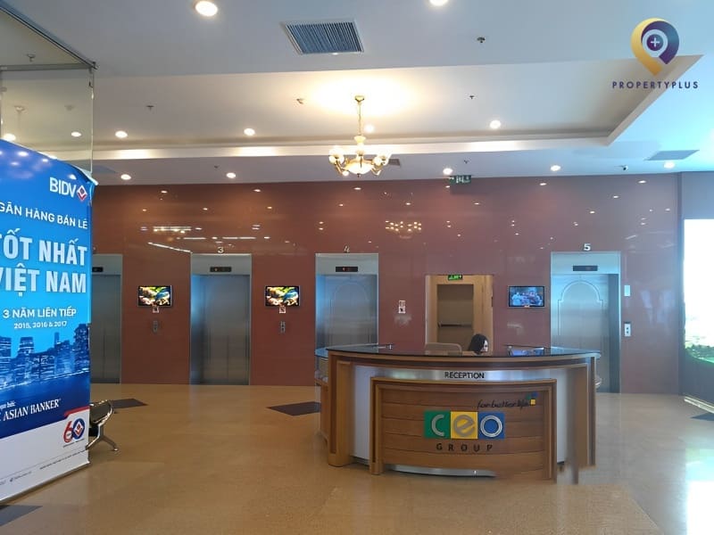 lễ tân CEO Tower Phạm Hùng