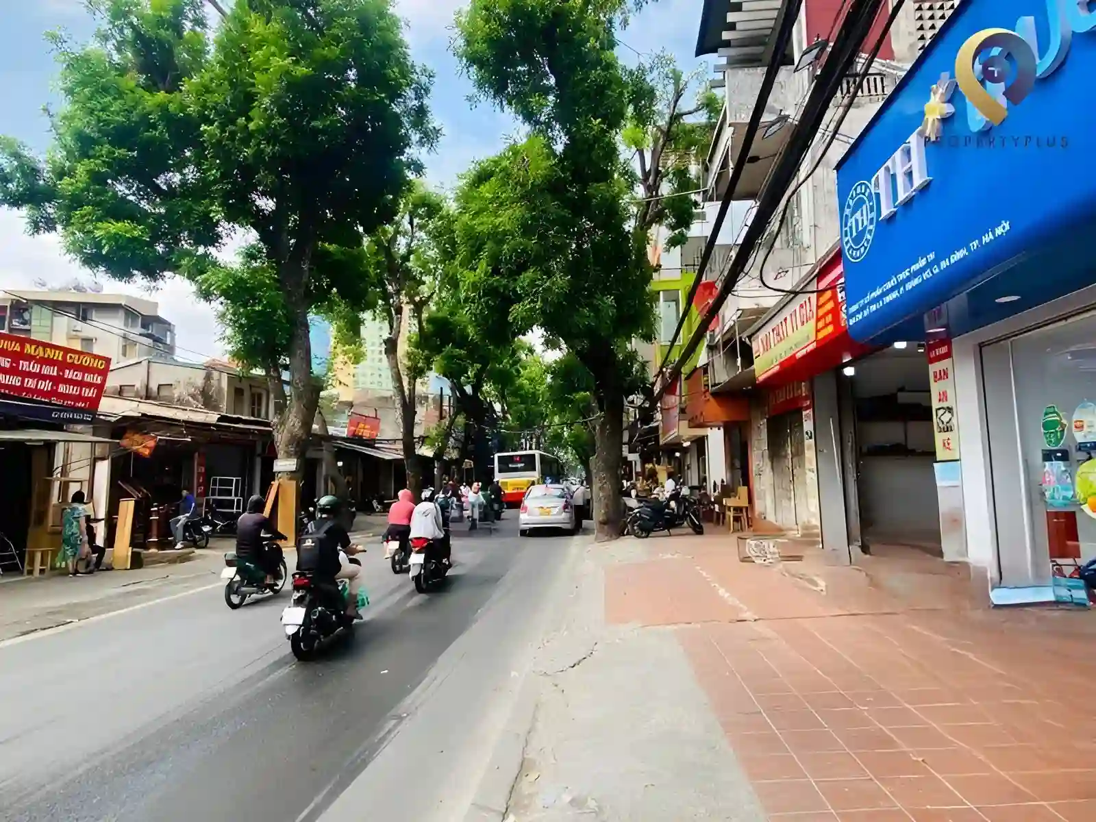 cho thuê văn phòng đường Đê La Thành