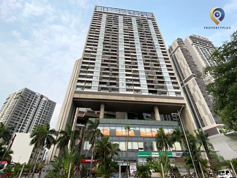 Dolphin Plaza