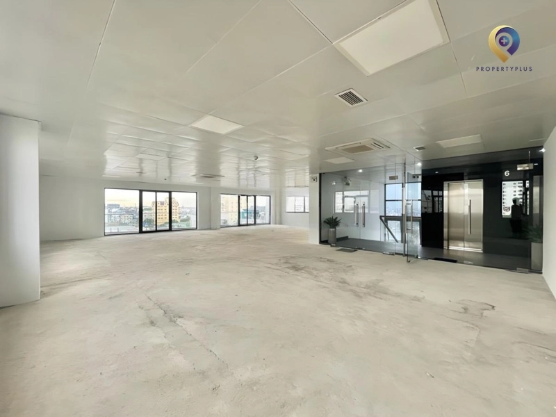 IOS Phạm Văn Đồng