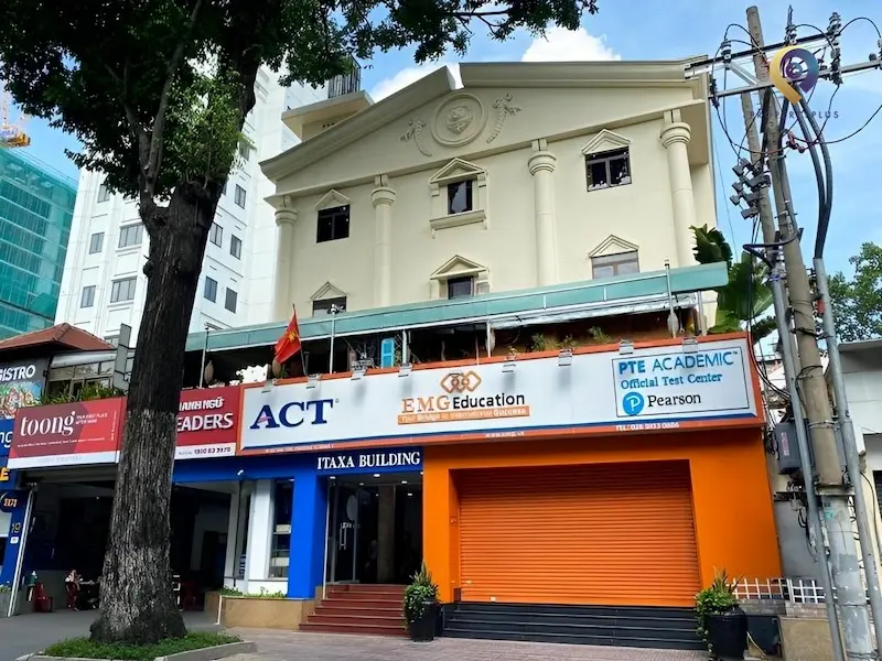 Itaxa House 2 Building