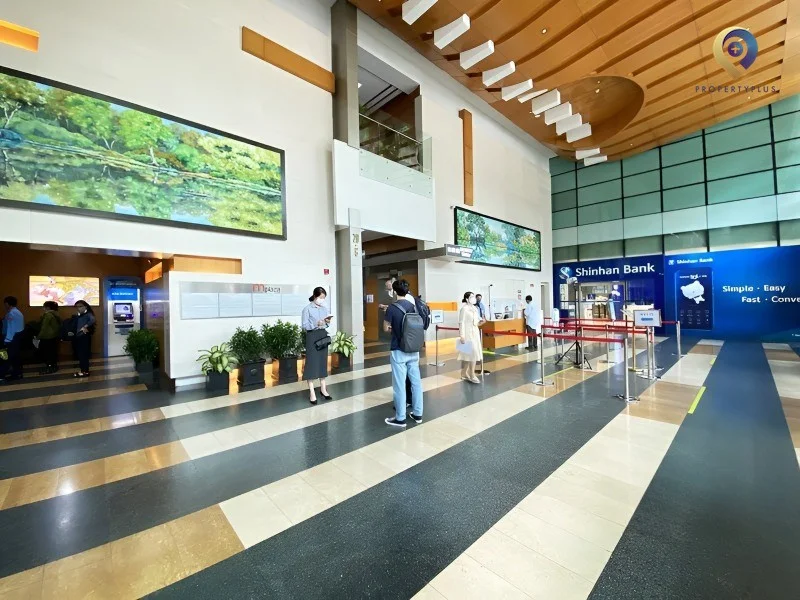 mPlaza Saigon