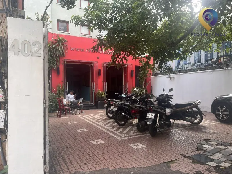 Nhà Việt Plaza