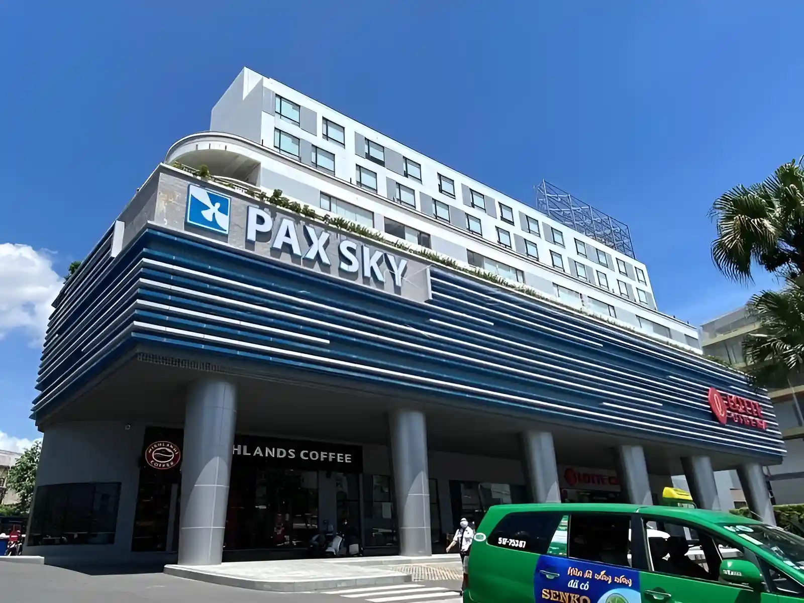 Pax Sky Ung Văn Khiêm