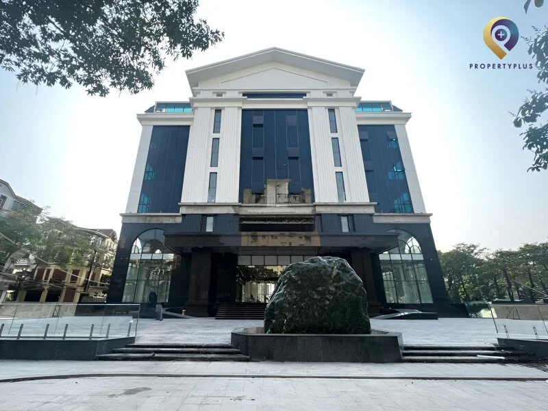 Office for Lease in Dinh Cong Ward