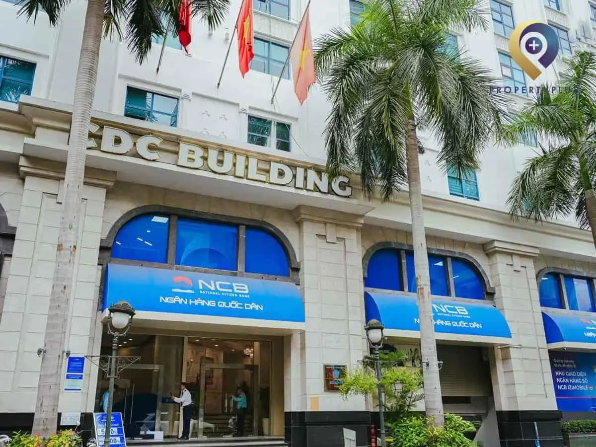 Khu vực ngoài tòa nhà CDC Building