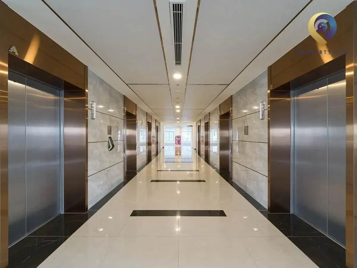 Thang máy tốc độ cao