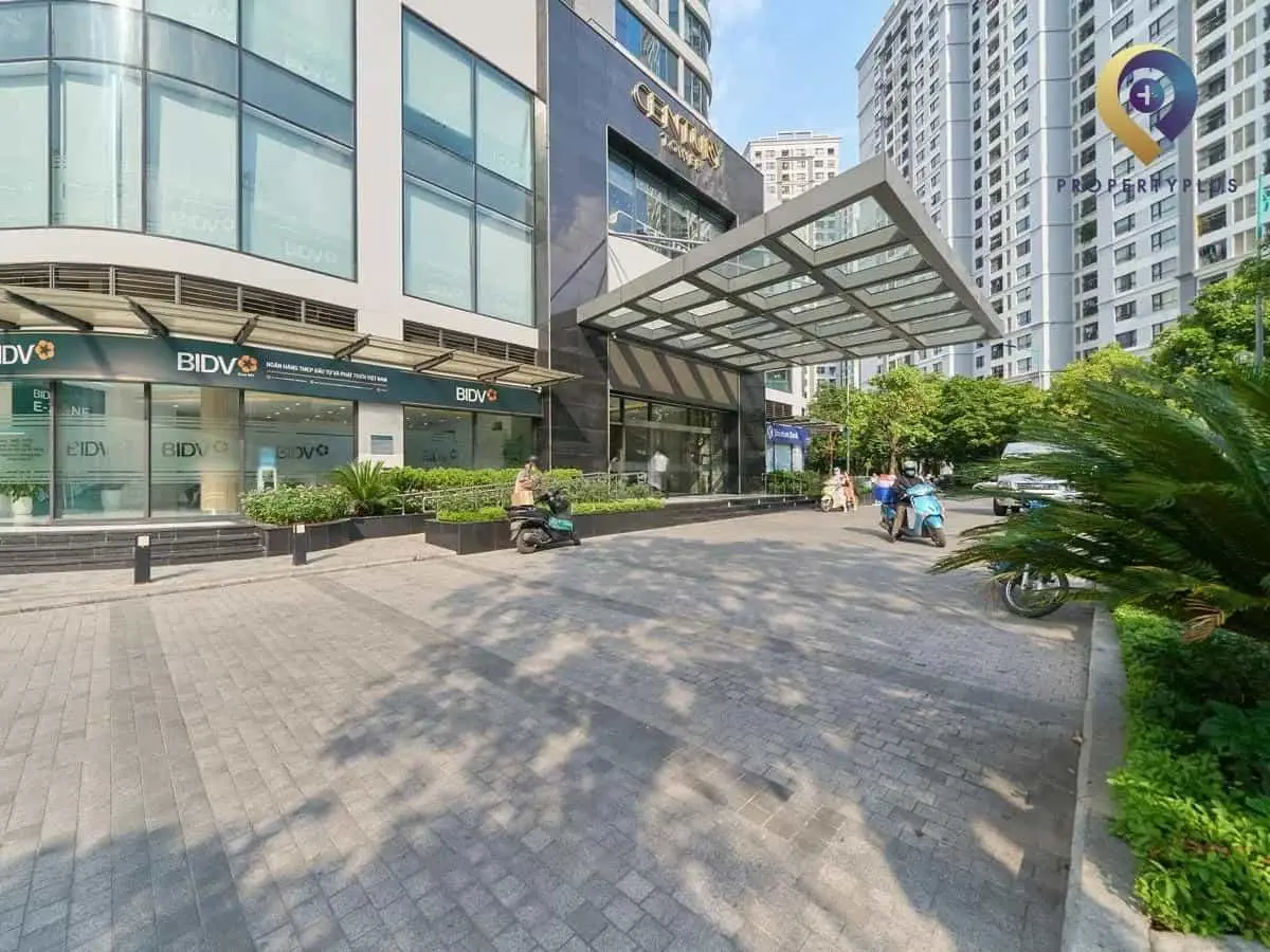Bên ngoài Century Tower 458 Minh Khai