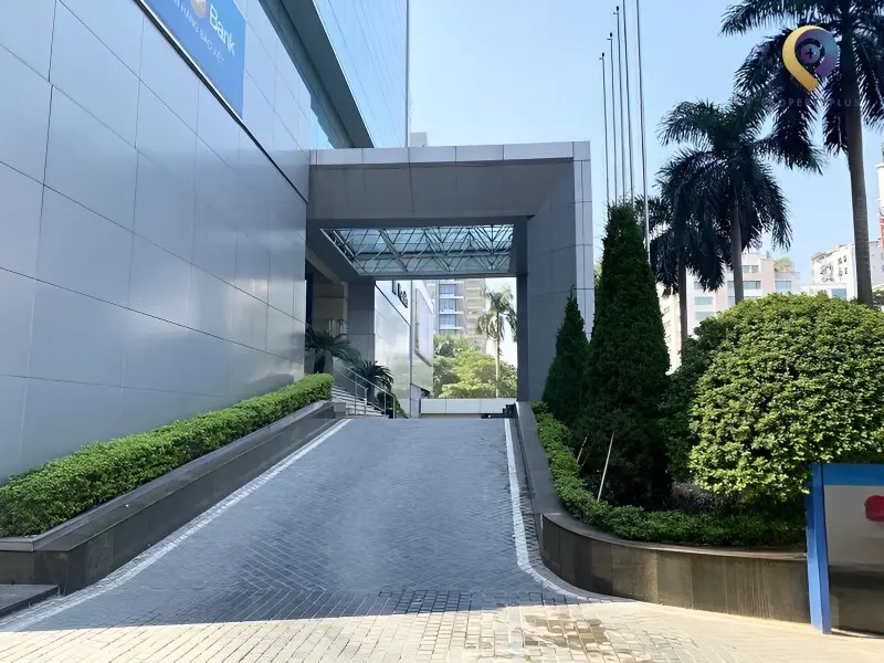 Vị trí chiến lược và môi trường kinh doanh xung quanh CMC Tower