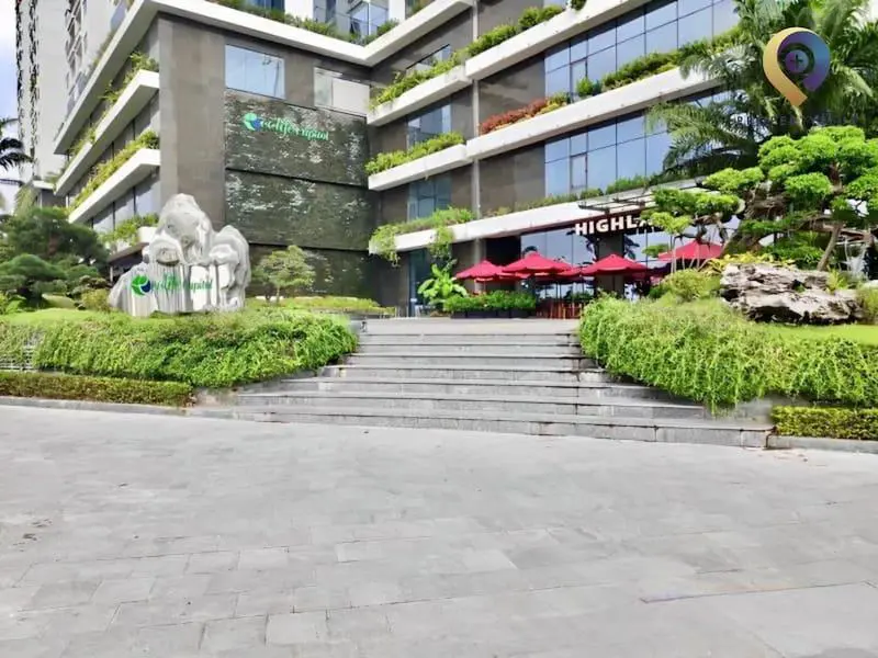 Phía trước tòa nhà Ecolife Capitol