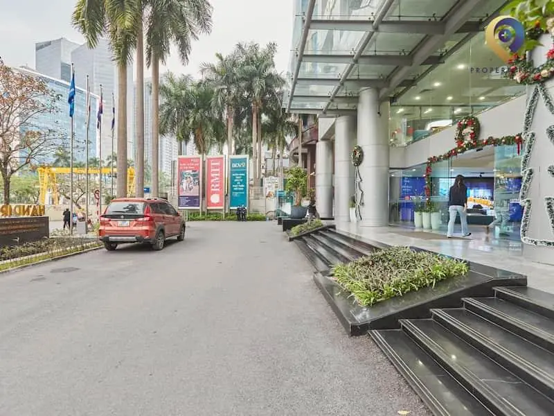 Phía bên ngoài tòa nhà Handi resco Tower