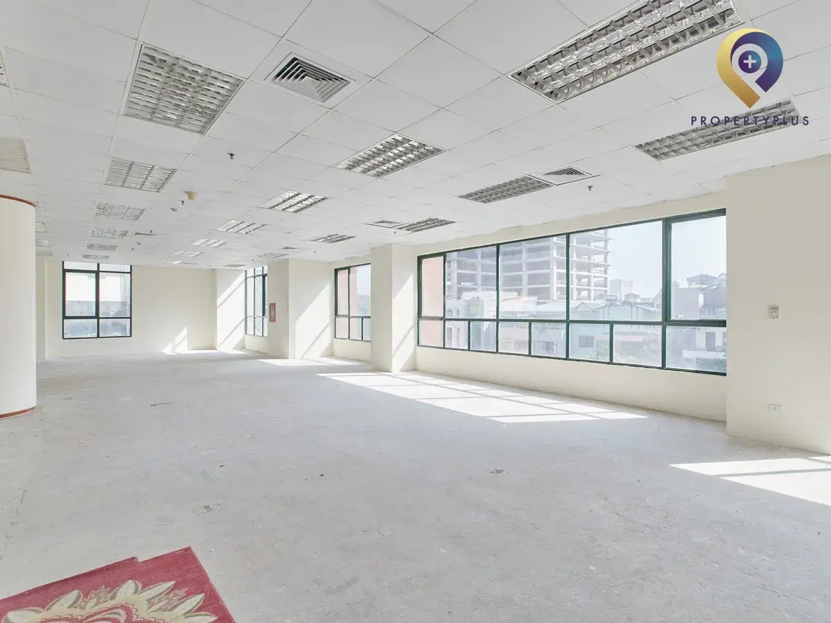 Không gian cho thuê văn phòng rộng rãi tại Harec Building