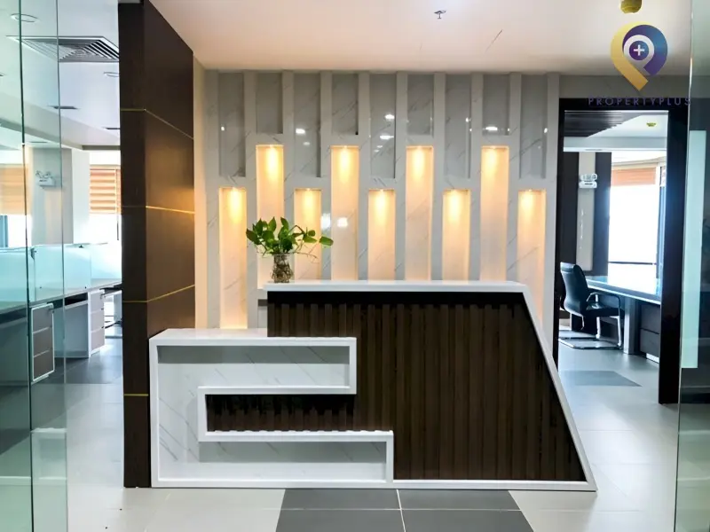 Sảnh lễ tân tại tòa nhà HTK Building