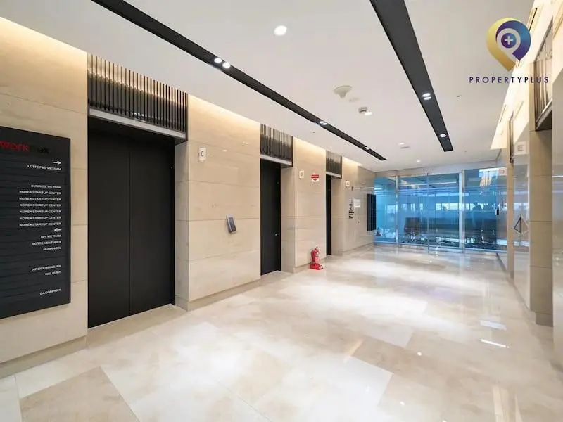 Thang máy tốc độ cao