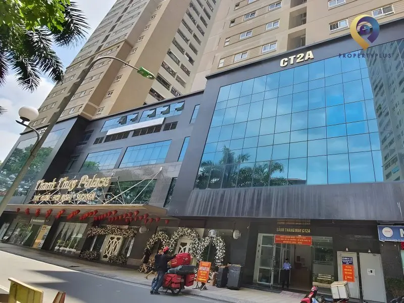 Khu vực phía trước tòa nhà Nam Đô Complex