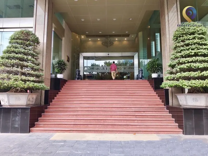 Lối ra vào tòa nhà Netland Building