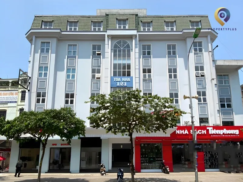 Tòa nhà 121 Nguyễn Phong Sắc