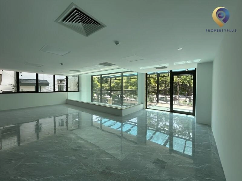 Tòa nhà 210 Giải Phóng