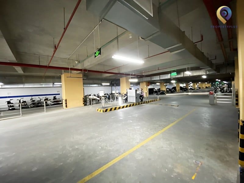 bãi xe tòa nhà Home City