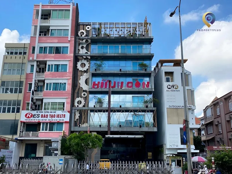 Tòa nhà Hữu Toàn