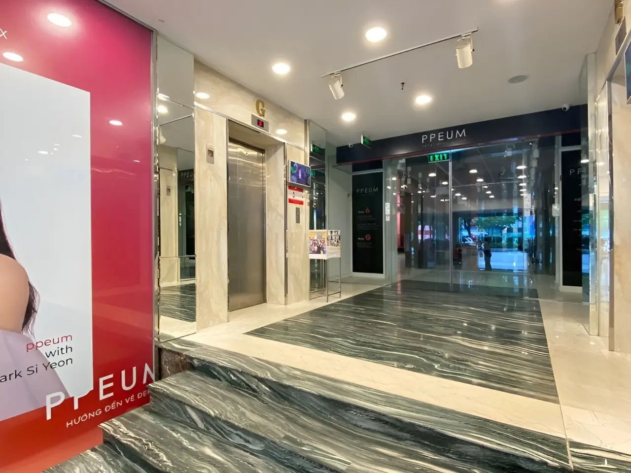 Vietcomreal Building