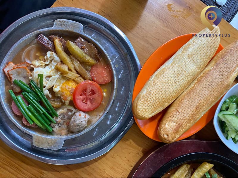 Trung Thành Bít Tết & Bánh Mì Chảo
