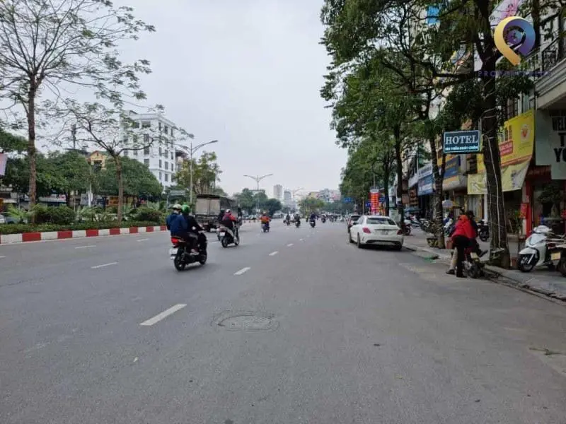 Đường Trần Khát Trân là tuyến đường kinh doanh sôi động Đường Trần Khát Trân là tuyến đường kinh doanh sôi động