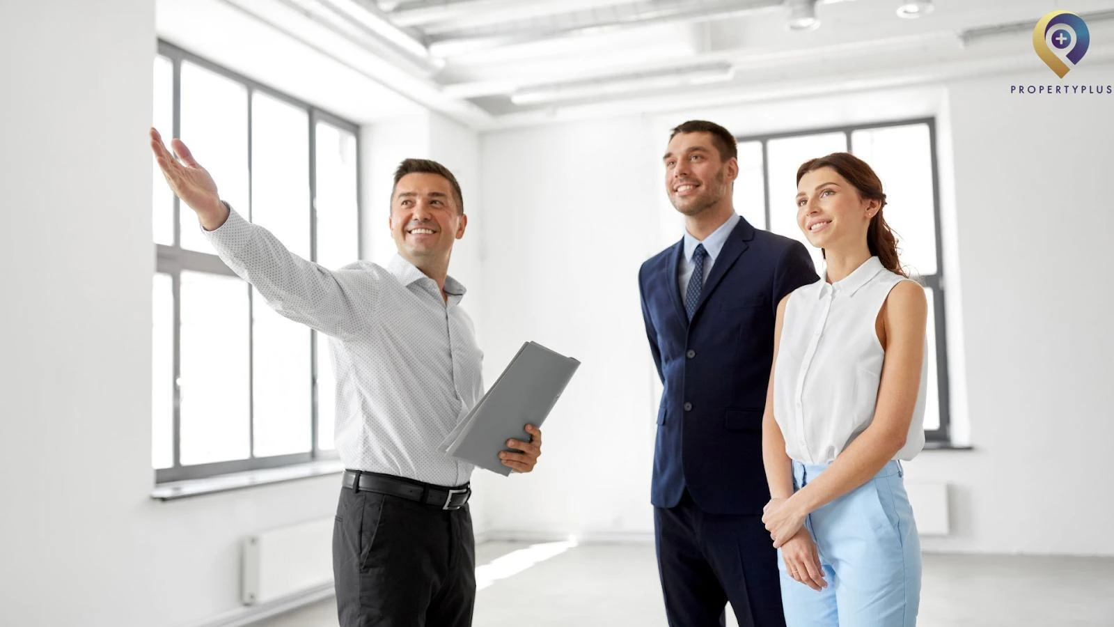 có nên thuê văn phòng qua môi giới không