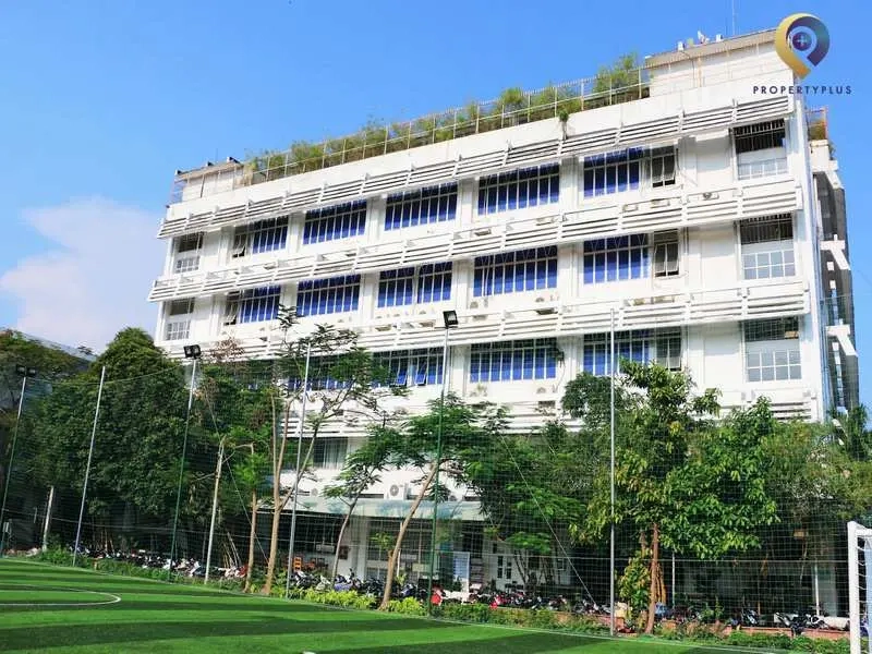 Khu vực ngã tư Bốn Xã tập trung nhiều cơ sở giáo dục