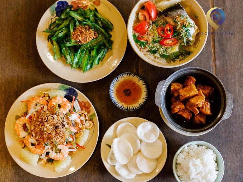 Cơm niêu Kombo