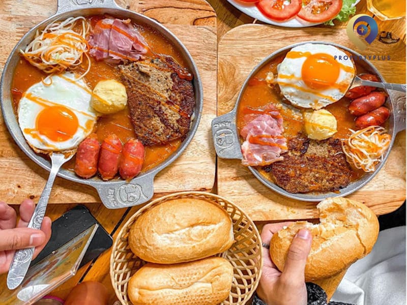 Bánh mì chảo Cột Điện quán