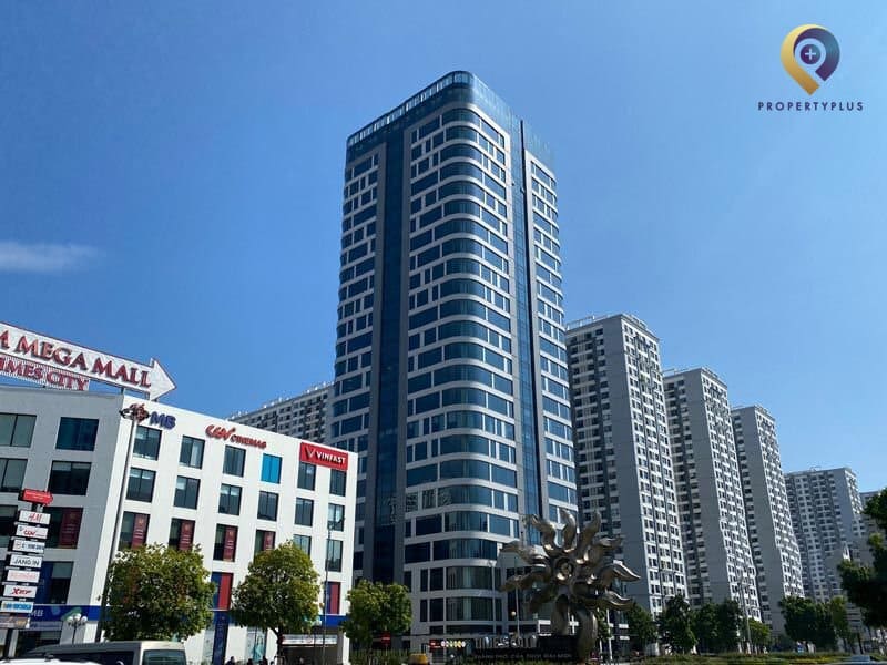 Century Tower tọa lạc tại vị trí đắc địa